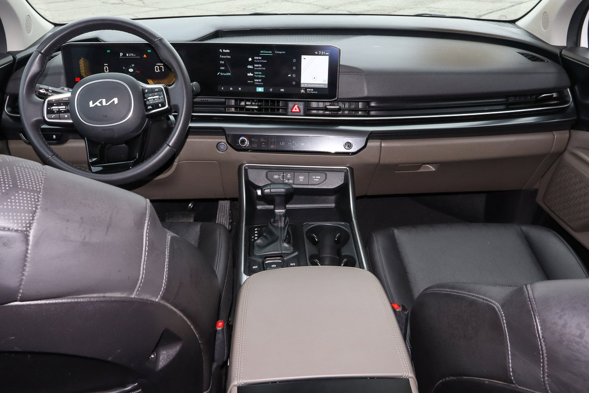 Used 2025 Kia Carnival image 10
