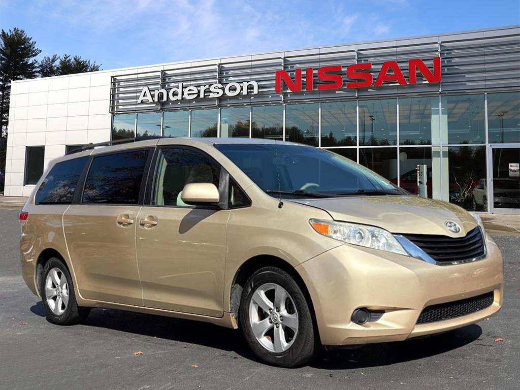 Used 2014 Toyota Sienna LE