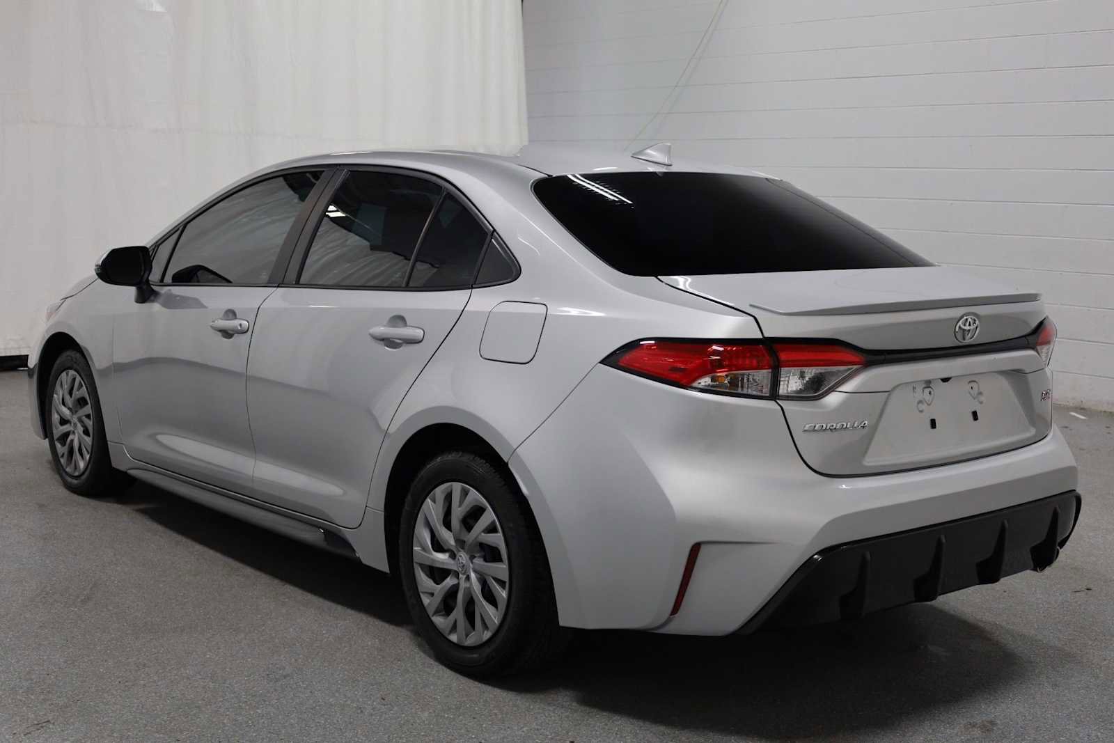 Used 2023 Toyota Corolla SE image 3