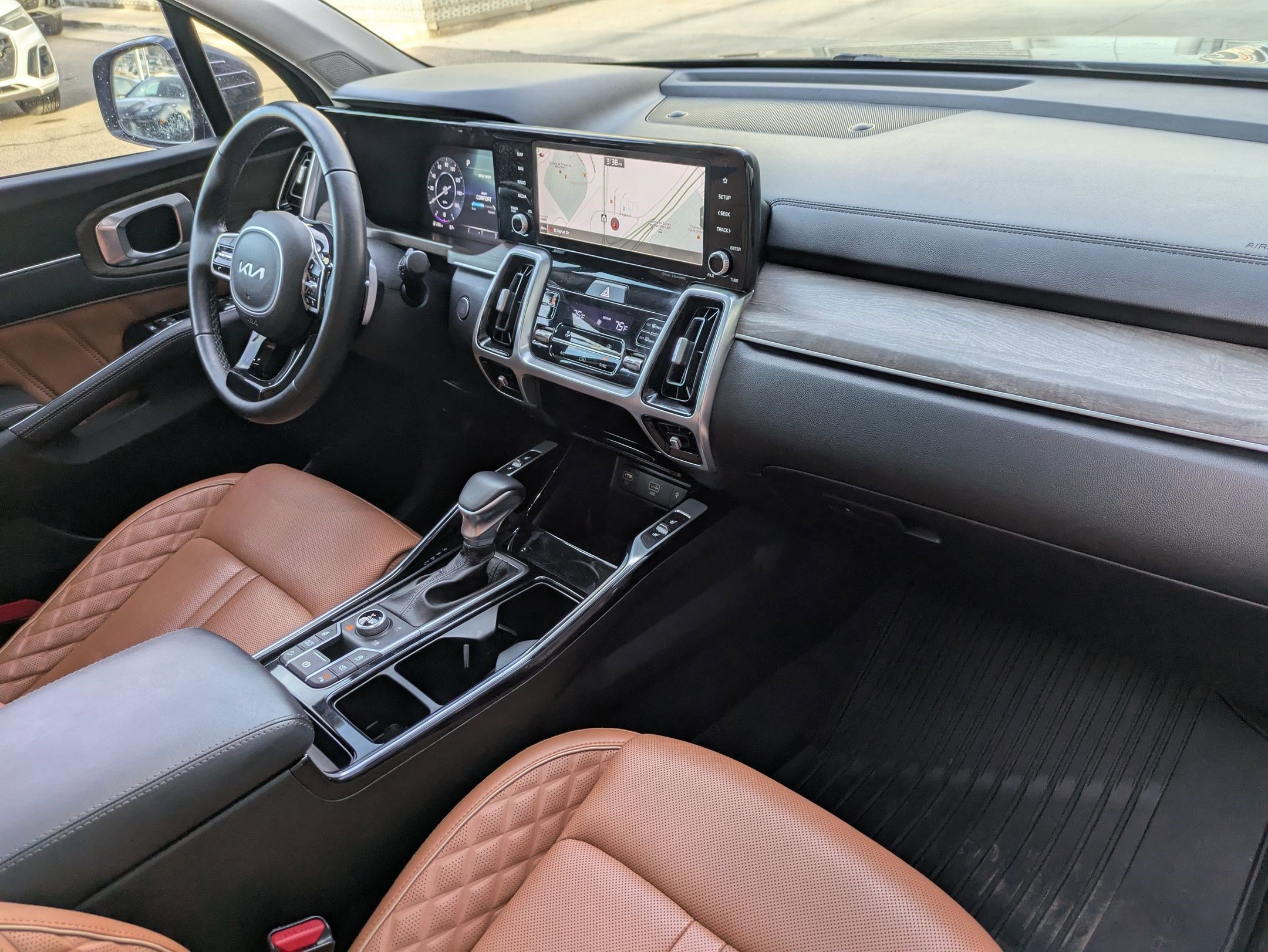 Used 2022 Kia Sorento SX Prestige w/ Rust Color Package image 29