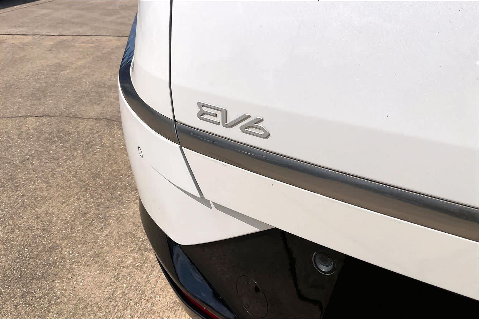 Used 2022 Kia EV6 Wind RWD image 9