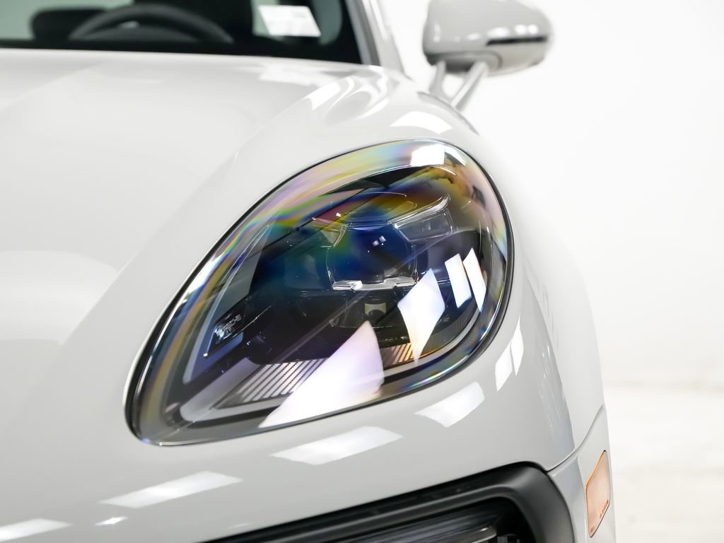 New 2026 Porsche Macan GTS AWD/4WD image 7