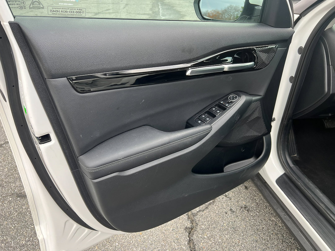 Used 2025 Kia Seltos EX w/ EX Sunroof Package image 12