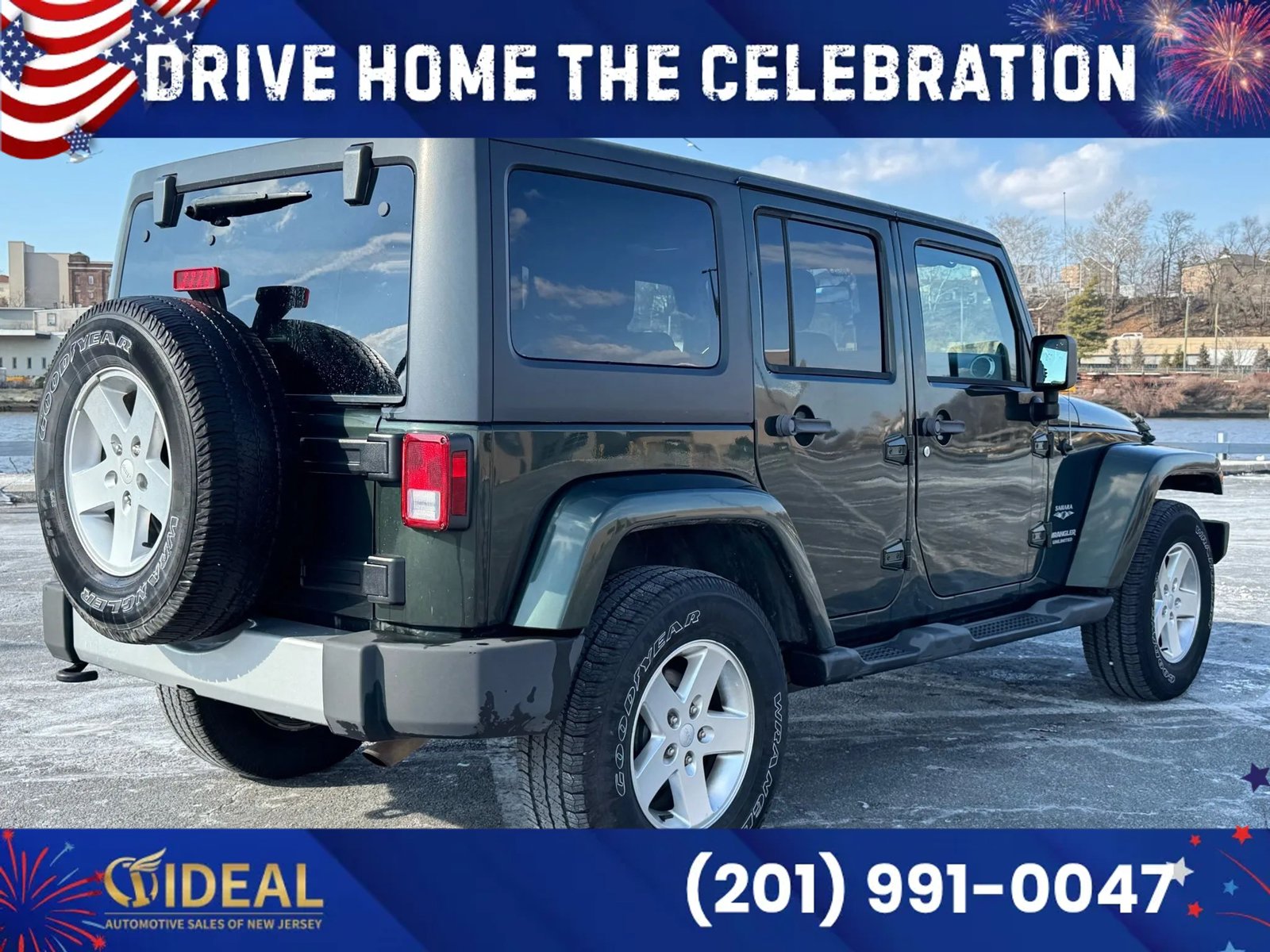 Used 2011 Jeep Wrangler Unlimited Sahara w/ Dual Top Group AWD/4WD image 6