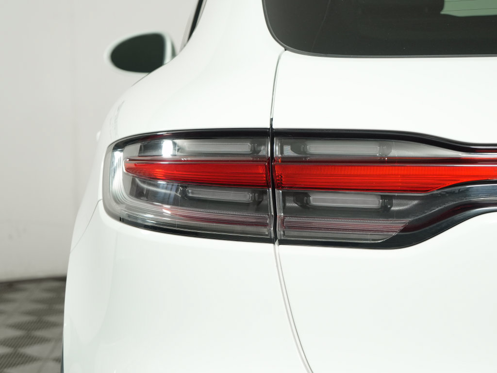 Certified 2023 Porsche Macan Turbo AWD/4WD image 12