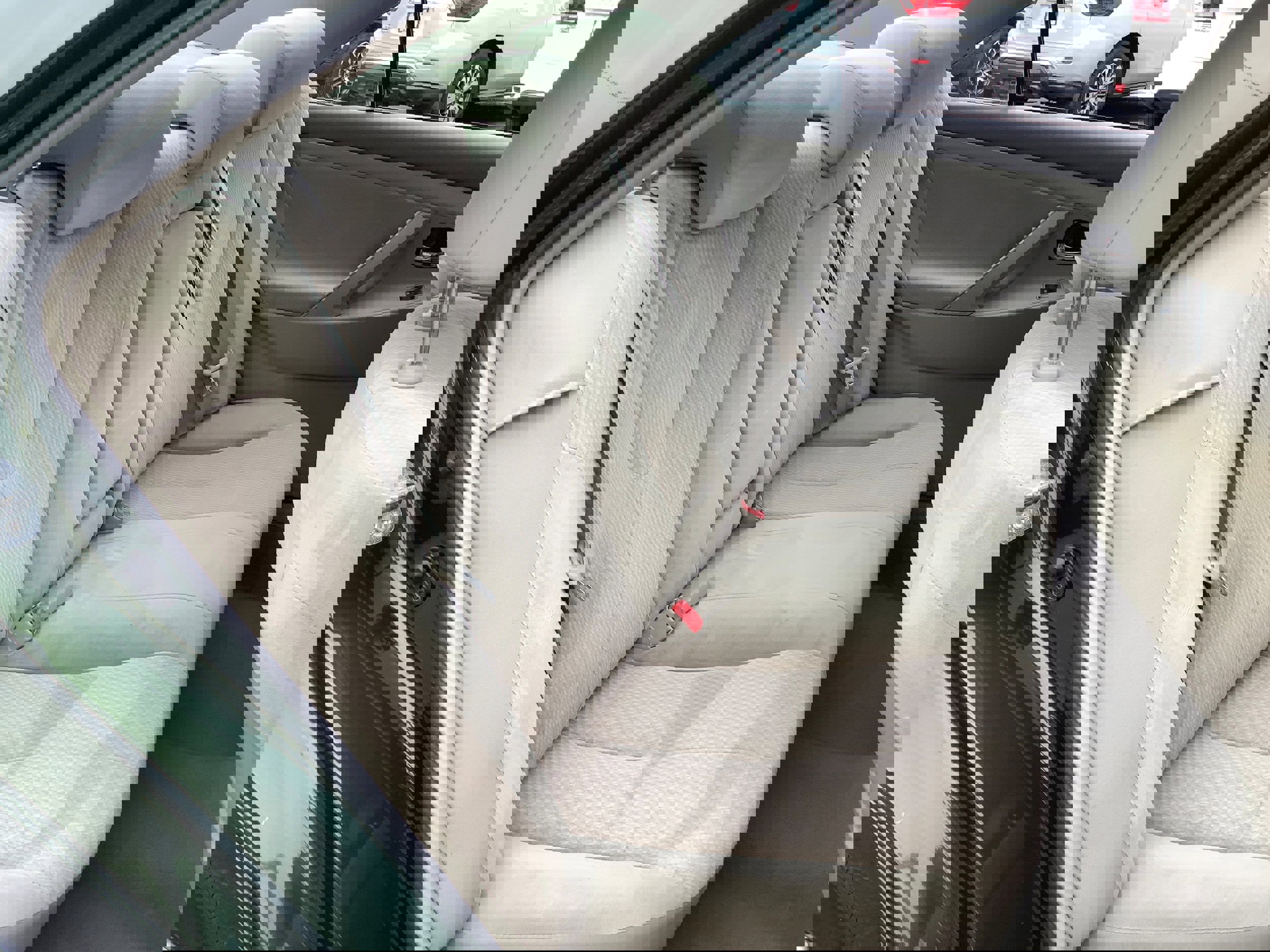 Used 2011 Toyota Camry LE image 14