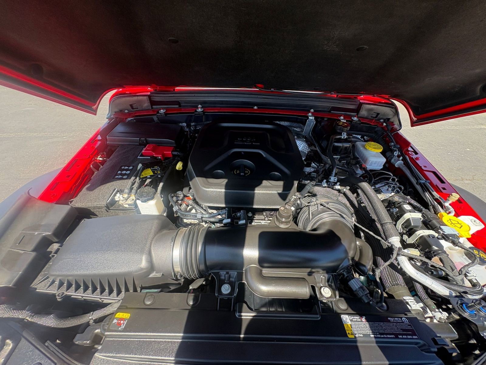 Used 2025 Jeep Wrangler Sport S image 31