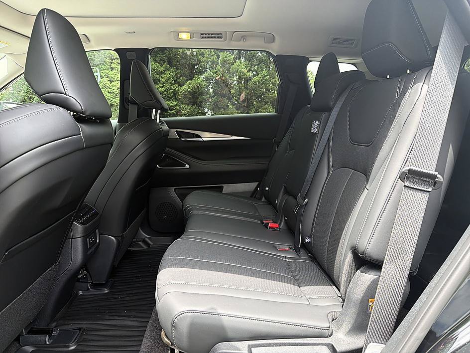 New 2027 INFINITI QX60 Luxe AWD/4WD image 12