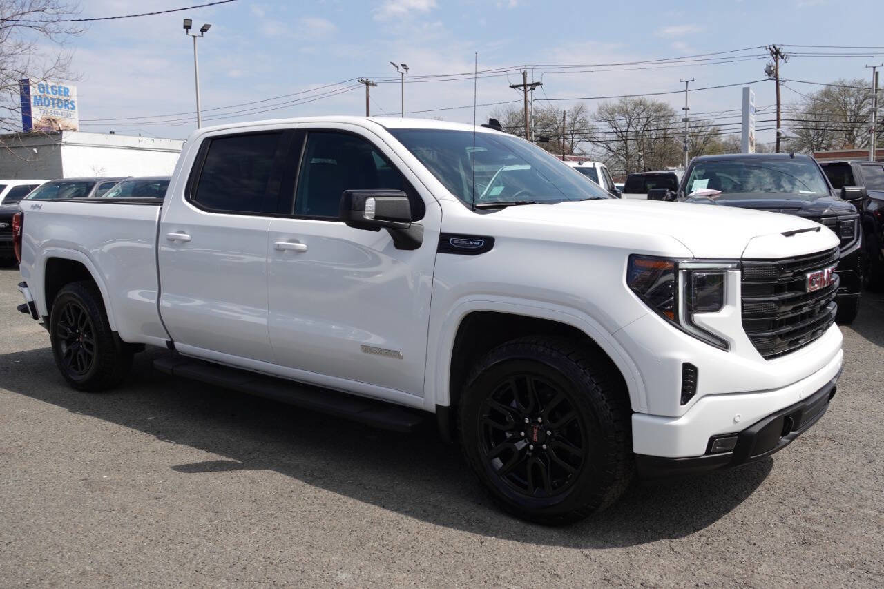 Used 2025 GMC Sierra 1500 Elevation w/ Elevation Premium Package AWD/4WD image 5