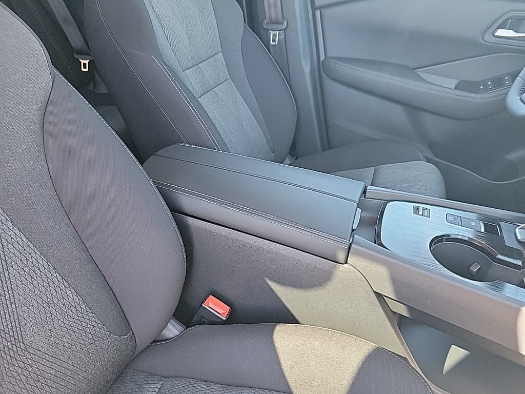 New 2026 Nissan Rogue SV FWD image 43