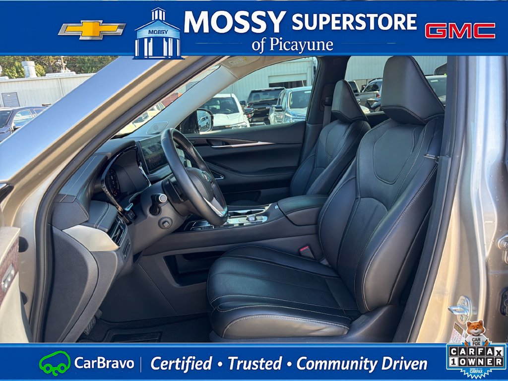 Used 2023 INFINITI QX60 Sensory w/ Cargo Package FWD image 12