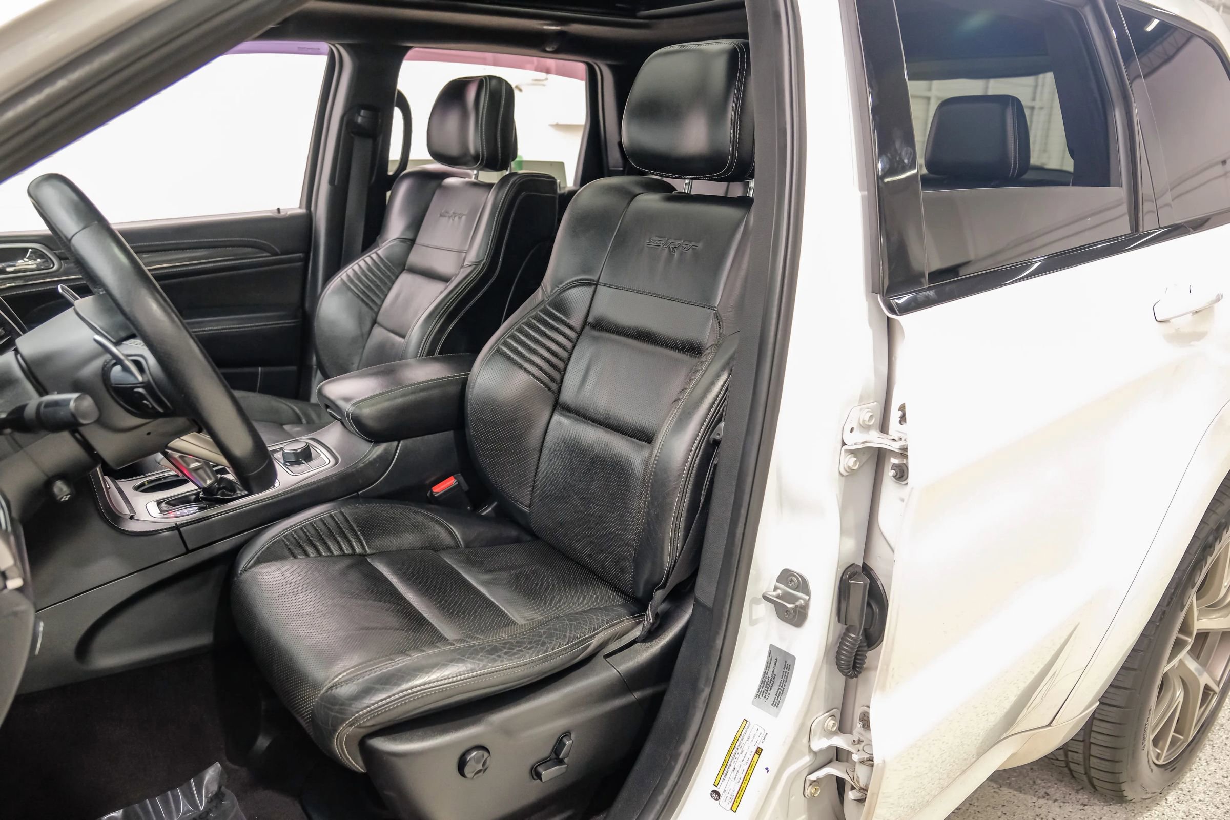 Used 2017 Jeep Grand Cherokee SRT AWD/4WD image 19