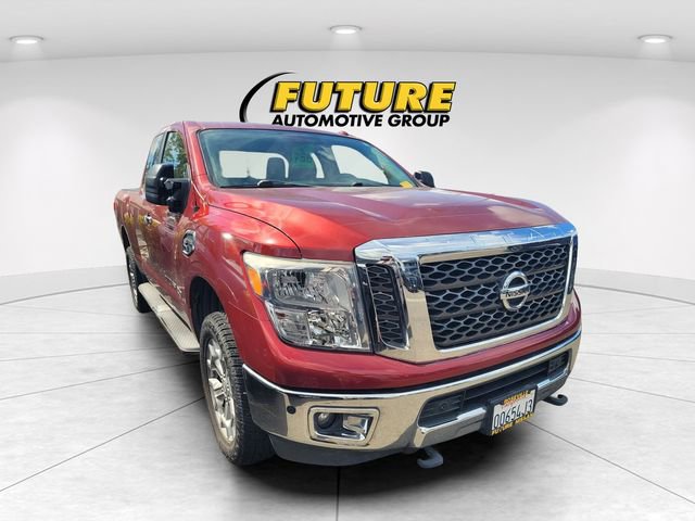 Used 2017 Nissan Titan SV RWD image 1