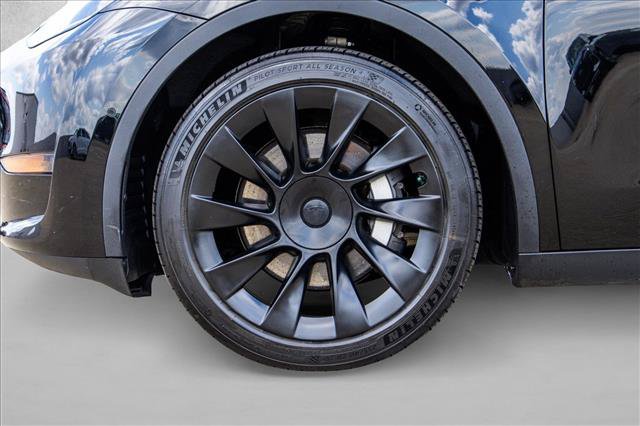 Used 2022 Tesla Model Y Long Range AWD/4WD image 9