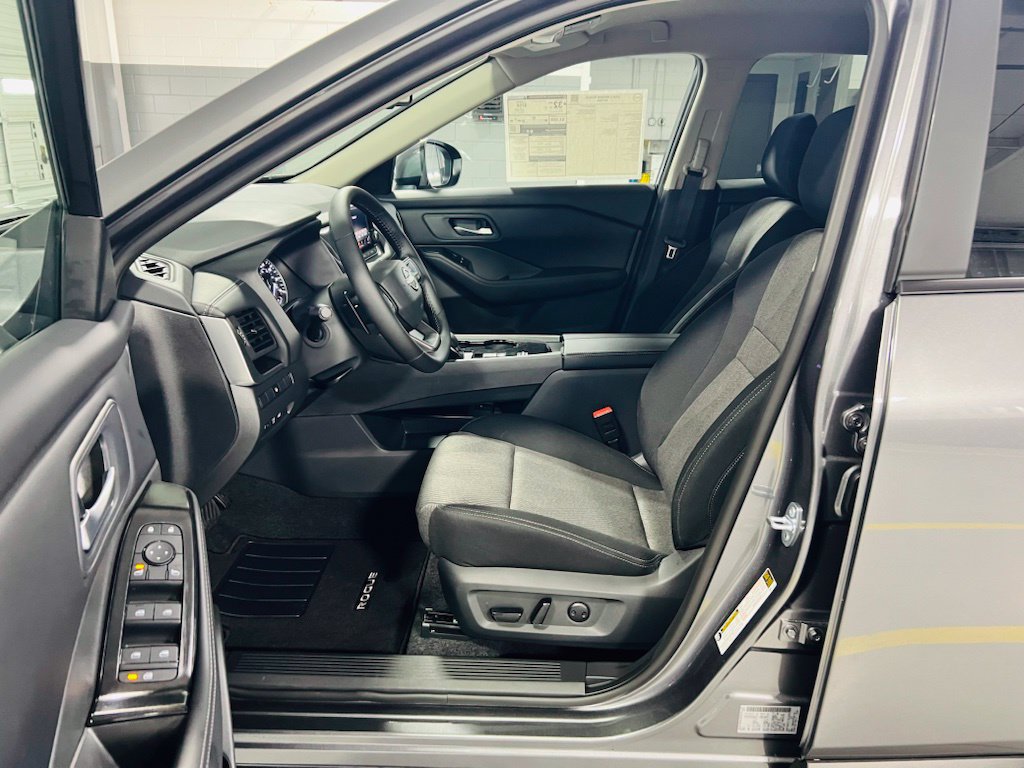 New 2026 Nissan Rogue SV FWD image 19