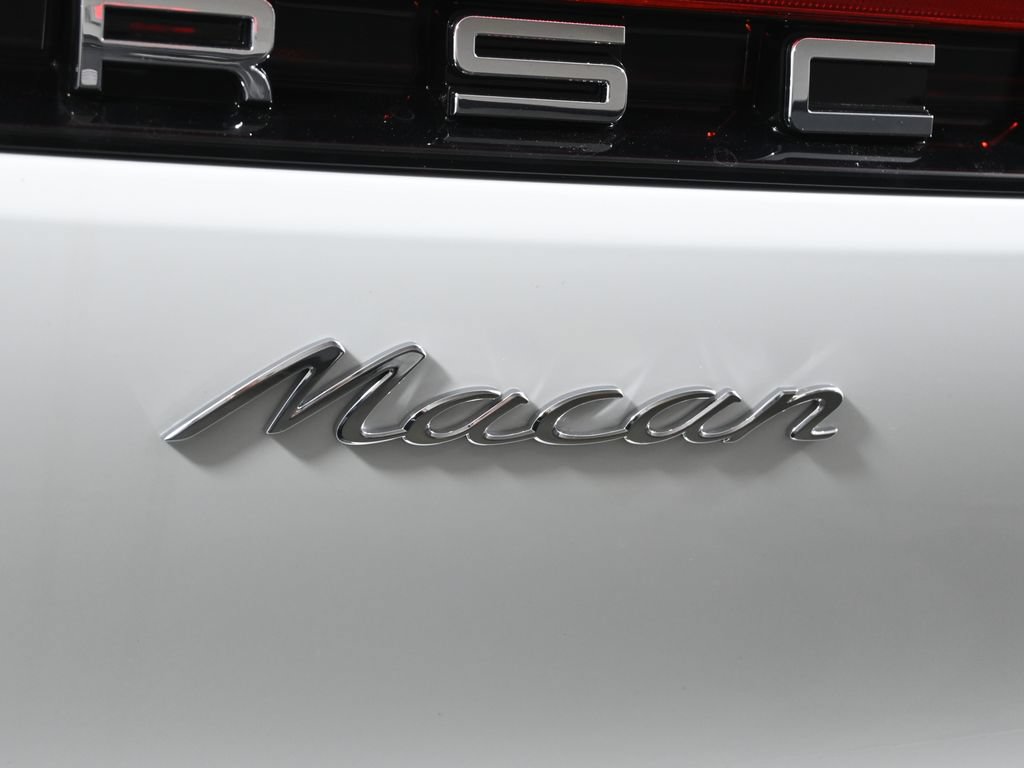 Used 2026 Porsche Macan AWD/4WD image 42