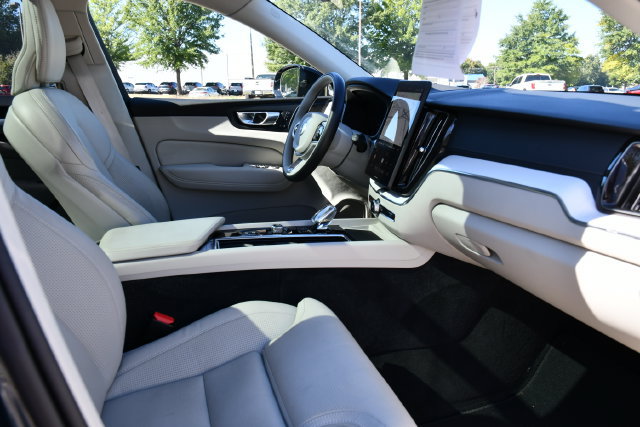 Certified 2026 Volvo XC60 B5 Ultra AWD/4WD image 33