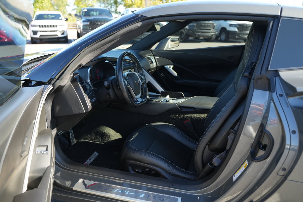 Used 2016 Chevrolet Corvette Z06 w/ 3LZ Preferred Equipment Group RWD image 13