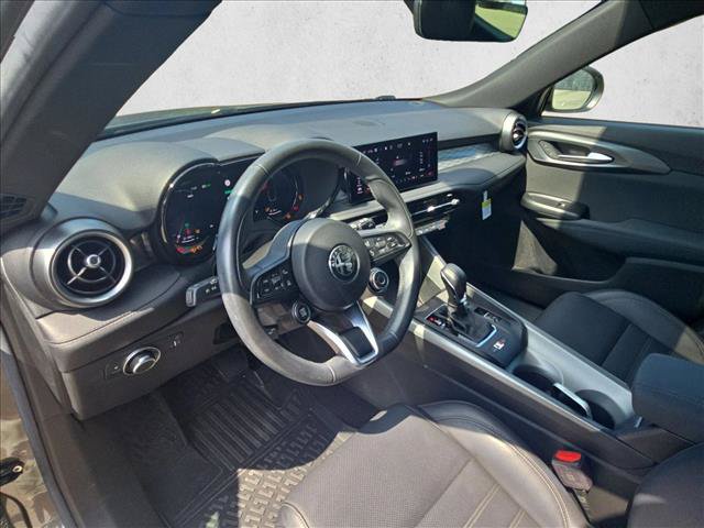Used 2024 Alfa Romeo Tonale Ti w/ Premium Interior Package AWD/4WD image 10