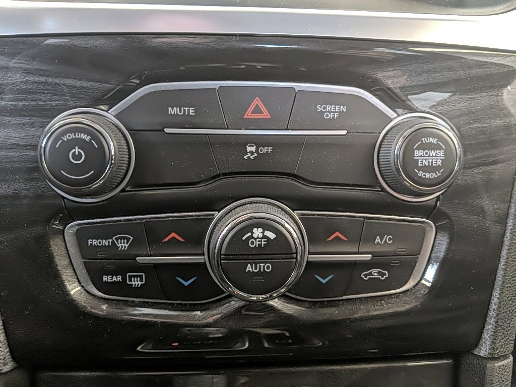 Used 2019 Chrysler 300 Touring w/ Sport Appearance Package image 18