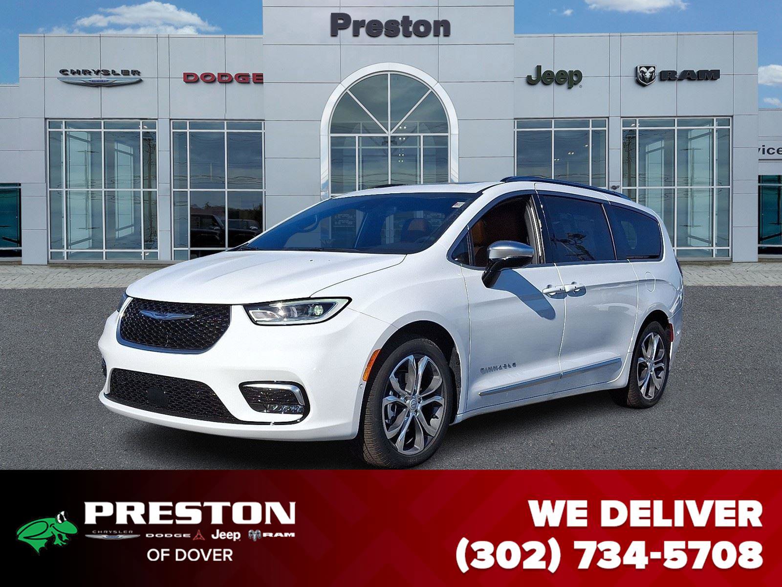 New 2026 Chrysler Pacifica Pinnacle w/ Trailer Tow Group image 1