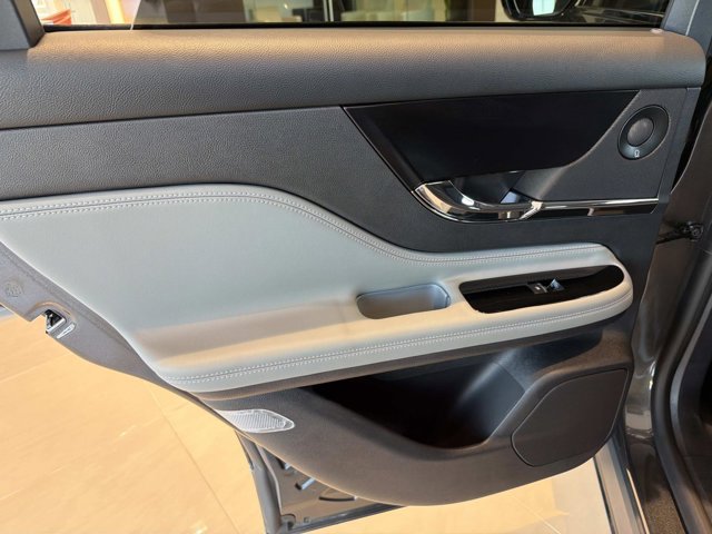 Certified 2020 Lincoln Corsair Reserve FWD image 17