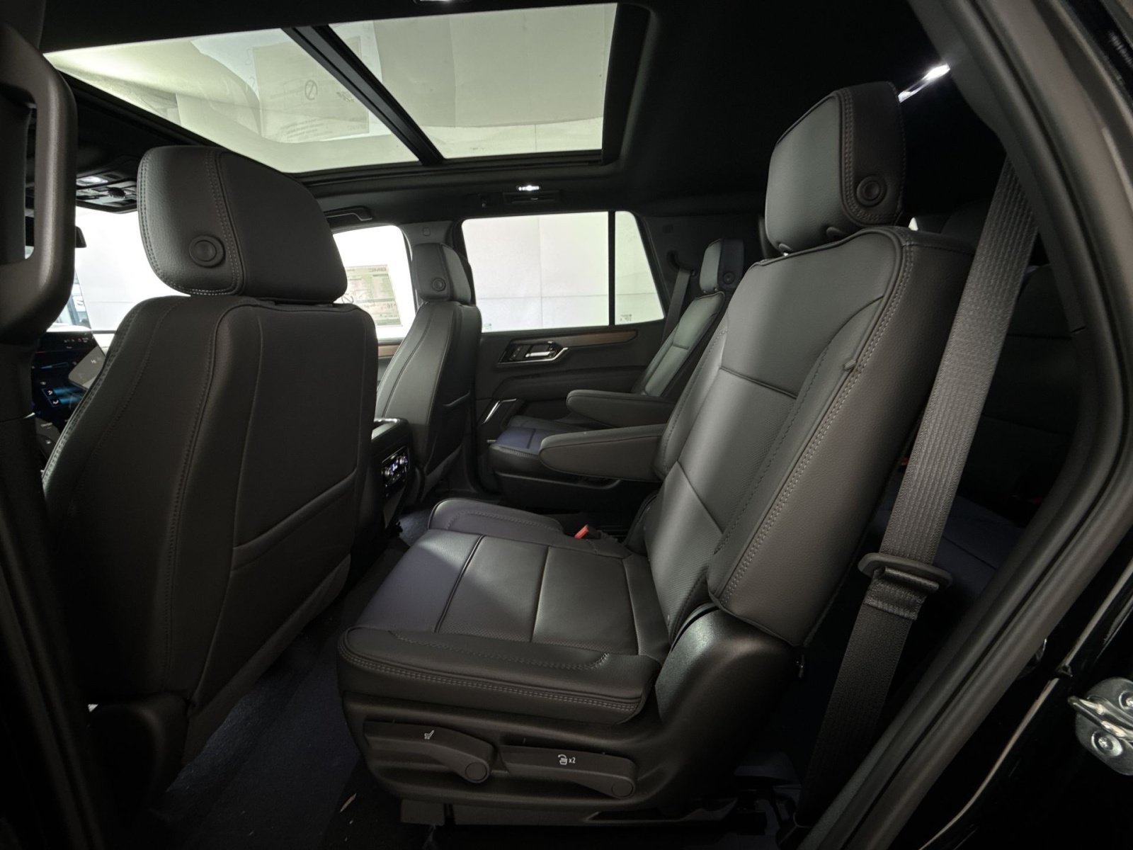 New 2026 GMC Yukon Denali w/ Sun & Power Step Package AWD/4WD image 25