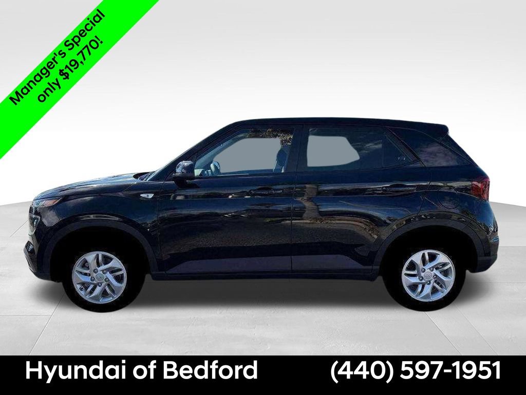 Certified 2026 Hyundai Venue SE FWD image 3