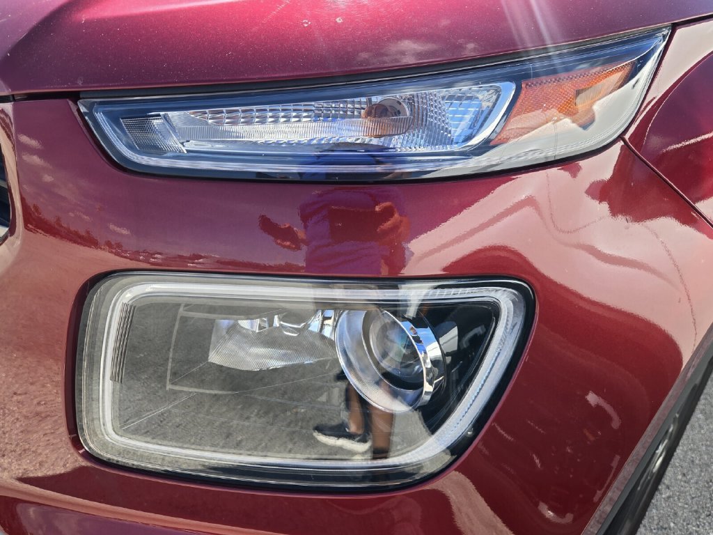 Certified 2024 Hyundai Venue Limited FWD image 11