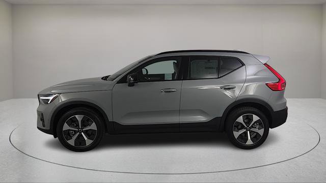 Certified 2026 Volvo XC40 B5 Plus w/ Protection Package Premier AWD/4WD image 7