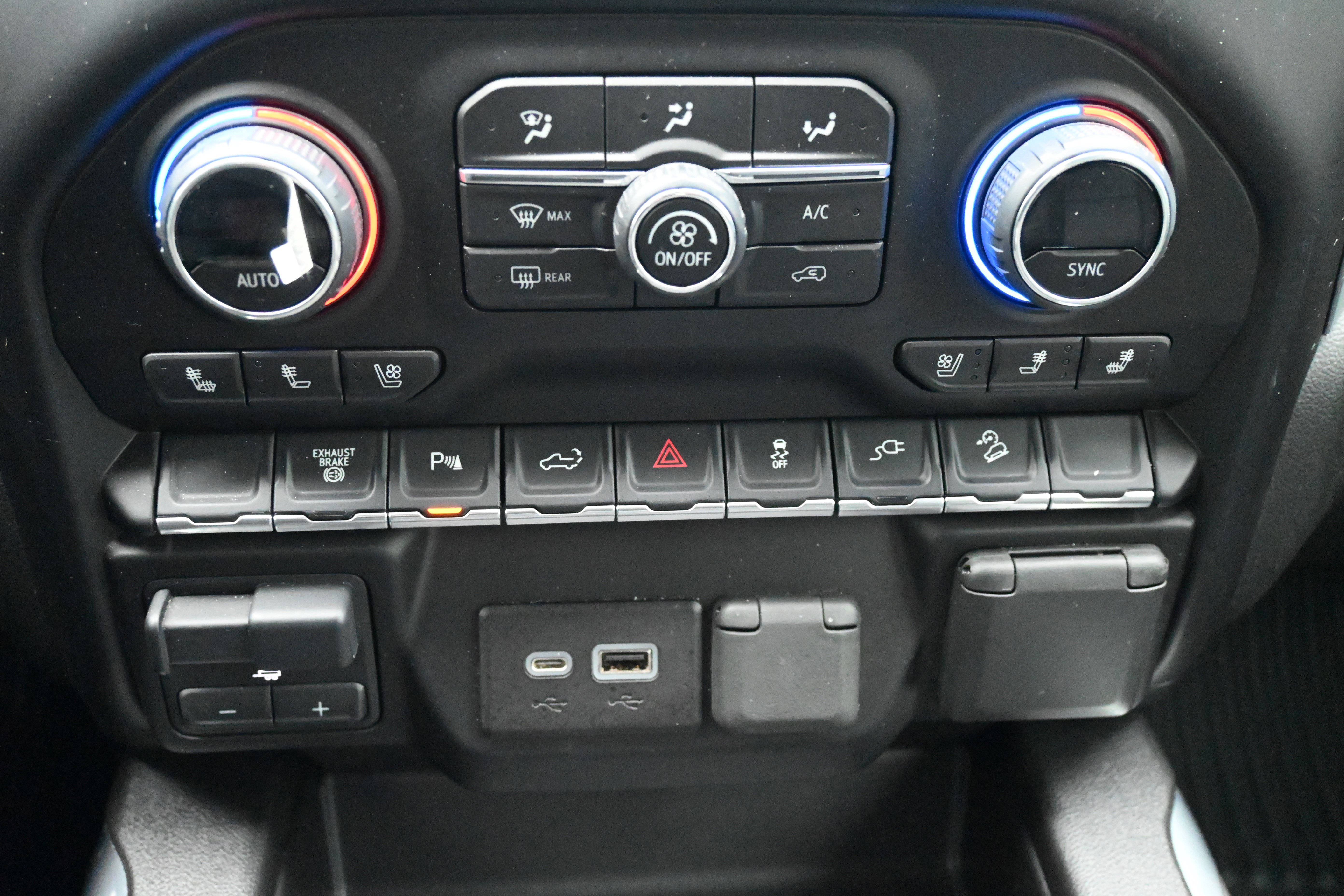 Used 2023 Chevrolet Silverado 2500 LTZ w/ LTZ Plus Package image 28