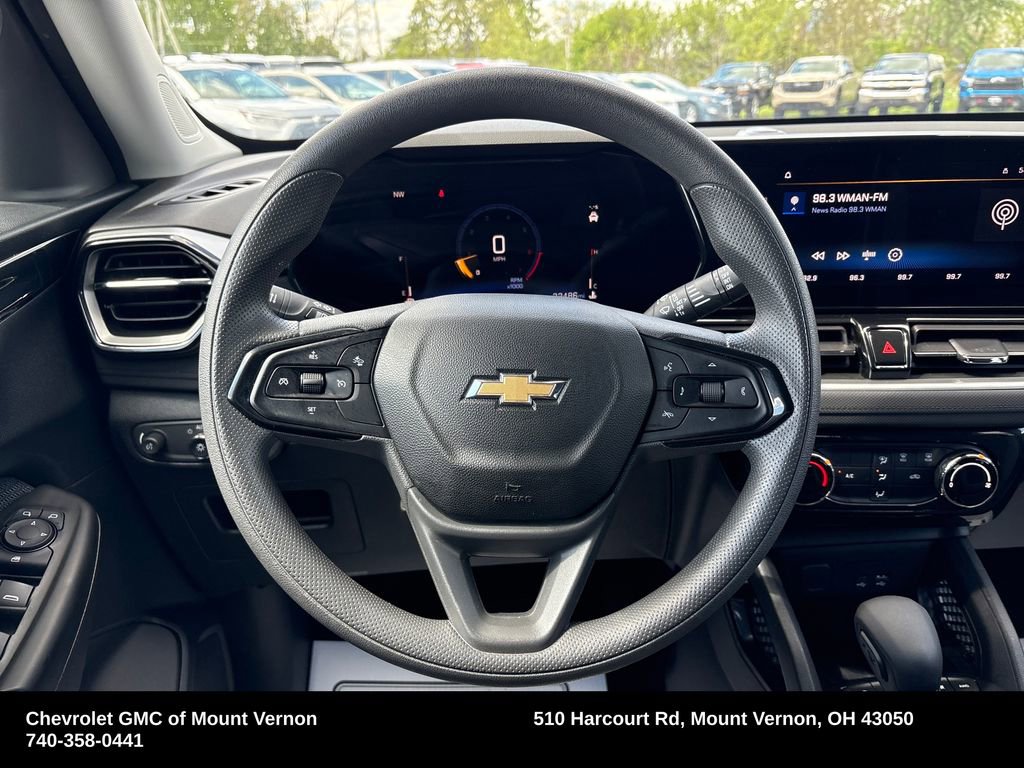 Used 2025 Chevrolet TrailBlazer LT AWD/4WD image 17