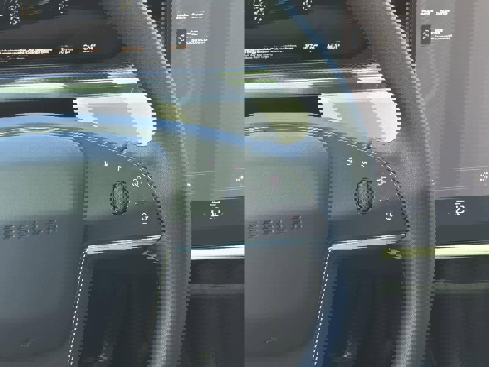 Used 2022 Tesla Model X Plaid image 15