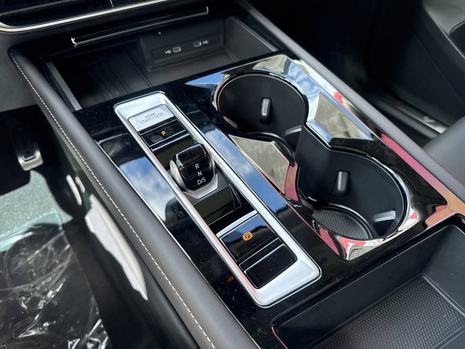 New 2026 Volkswagen Atlas SEL Premium R-Line image 24