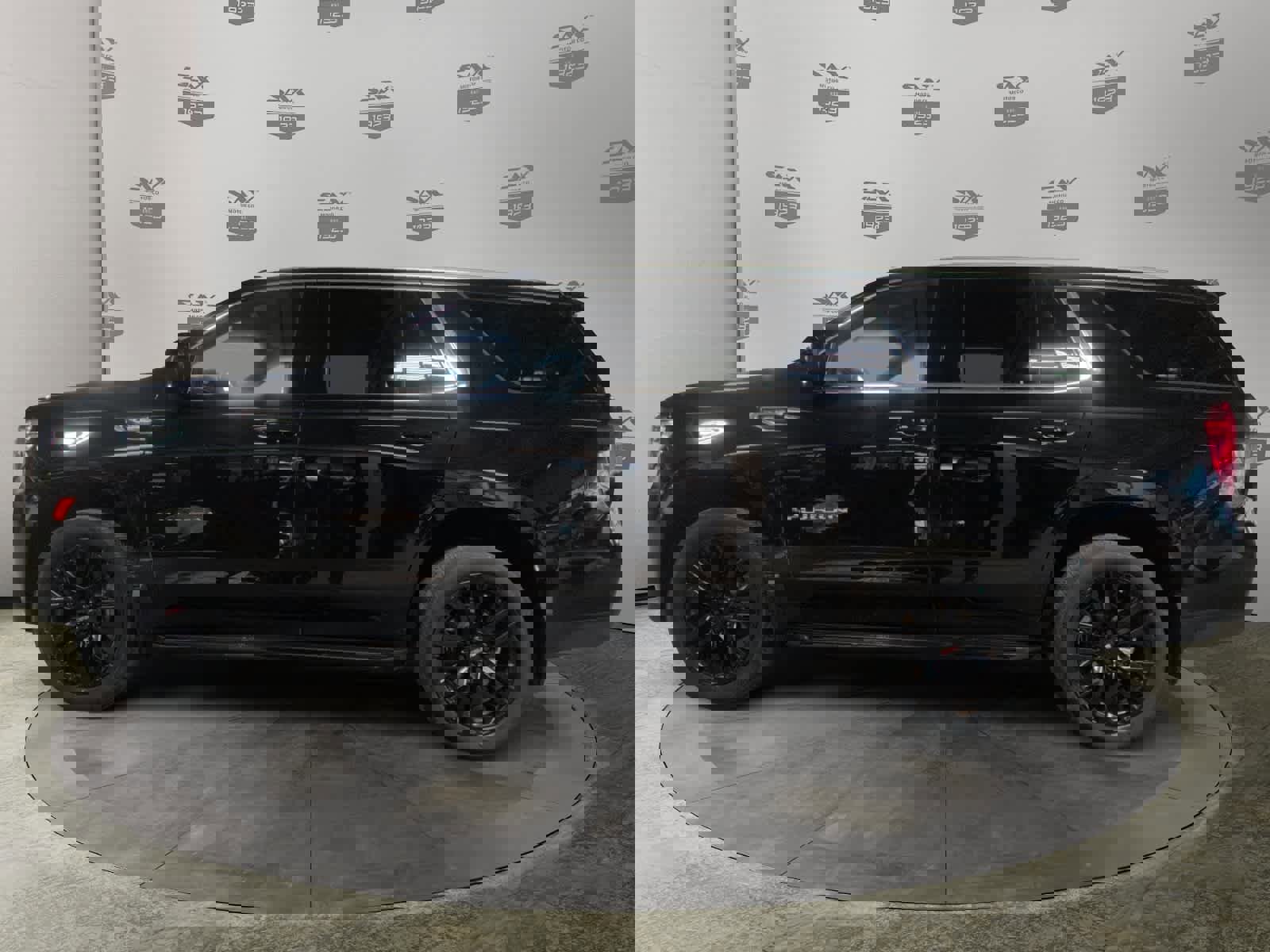 Used 2023 GMC Yukon SLE image 2