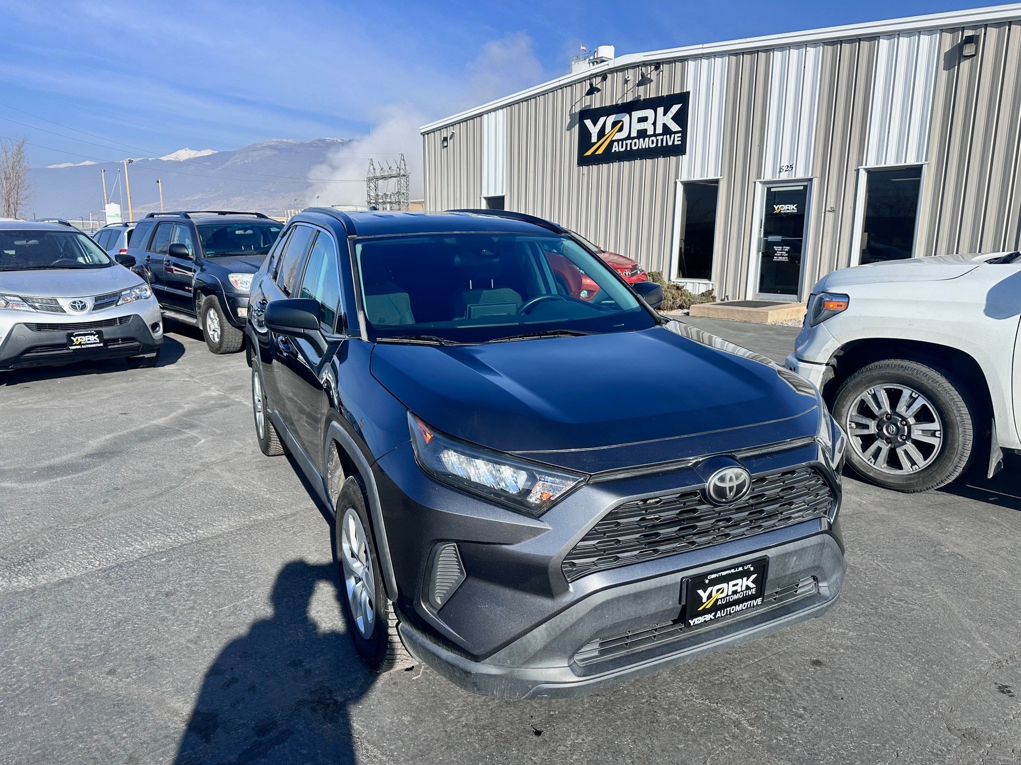 Used 2019 Toyota RAV4 LE w/ All Weather Liner Package AWD/4WD image 1