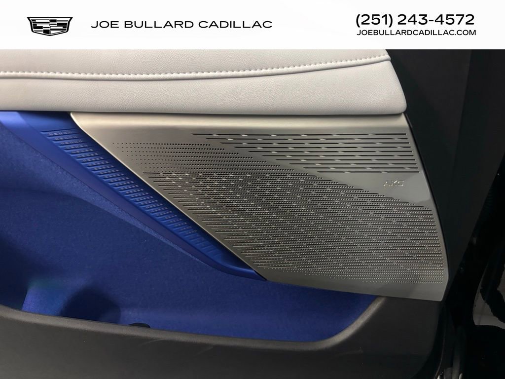 New 2025 Cadillac Optiq Luxury 2 w/ LPO, Floor Liner Package AWD/4WD image 8