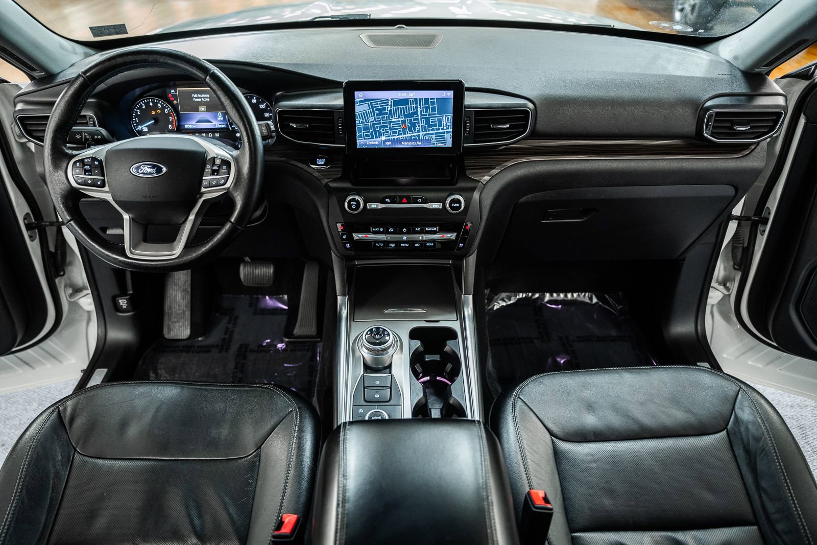 Used 2020 Ford Explorer Limited w/ Class III Trailer Tow Package image 28