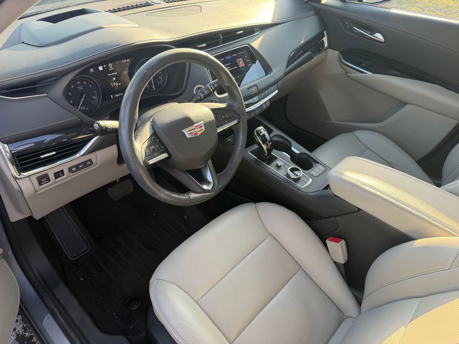 Used 2023 Cadillac XT4 Premium Luxury w/ Technology Package image 15