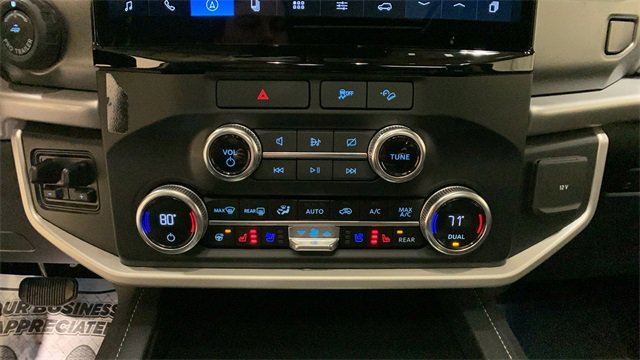 Used 2023 Ford Expedition XLT image 43