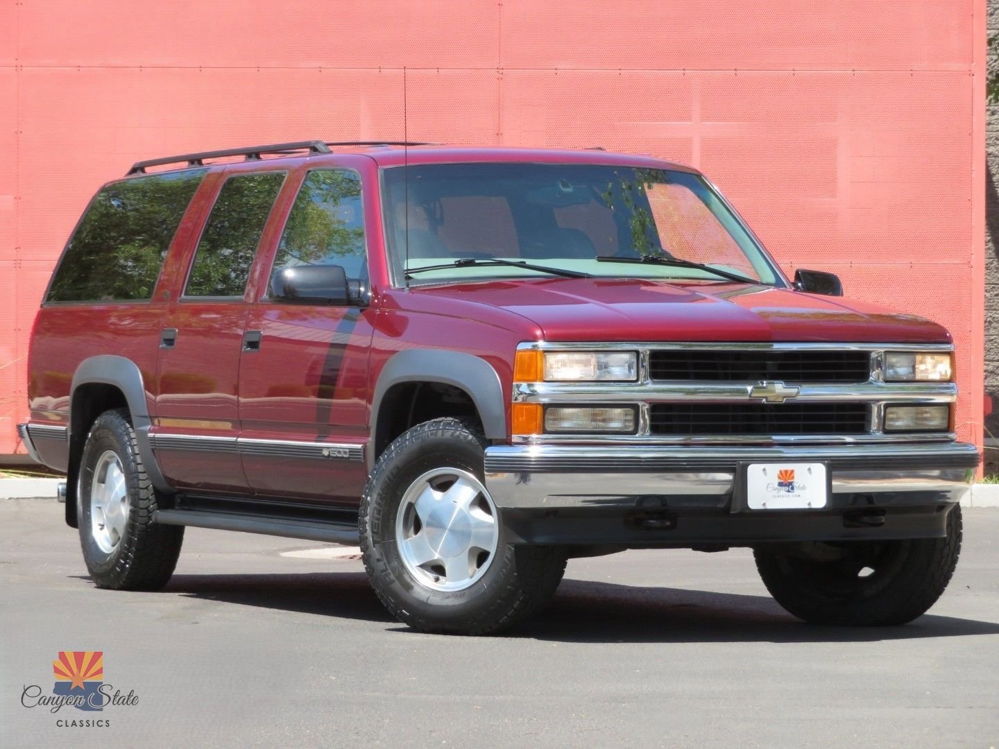 Used 1999 Chevrolet Suburban 4WD w/ Preferred Equipment Group 3 image 1