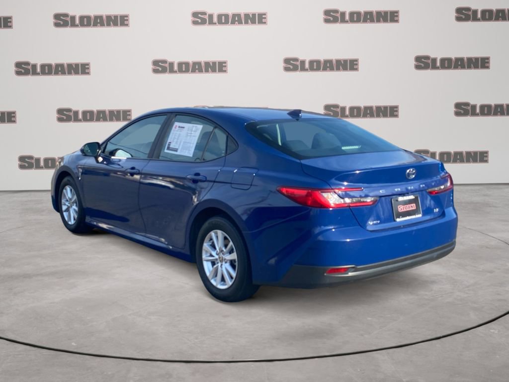 Used 2025 Toyota Camry LE image 3