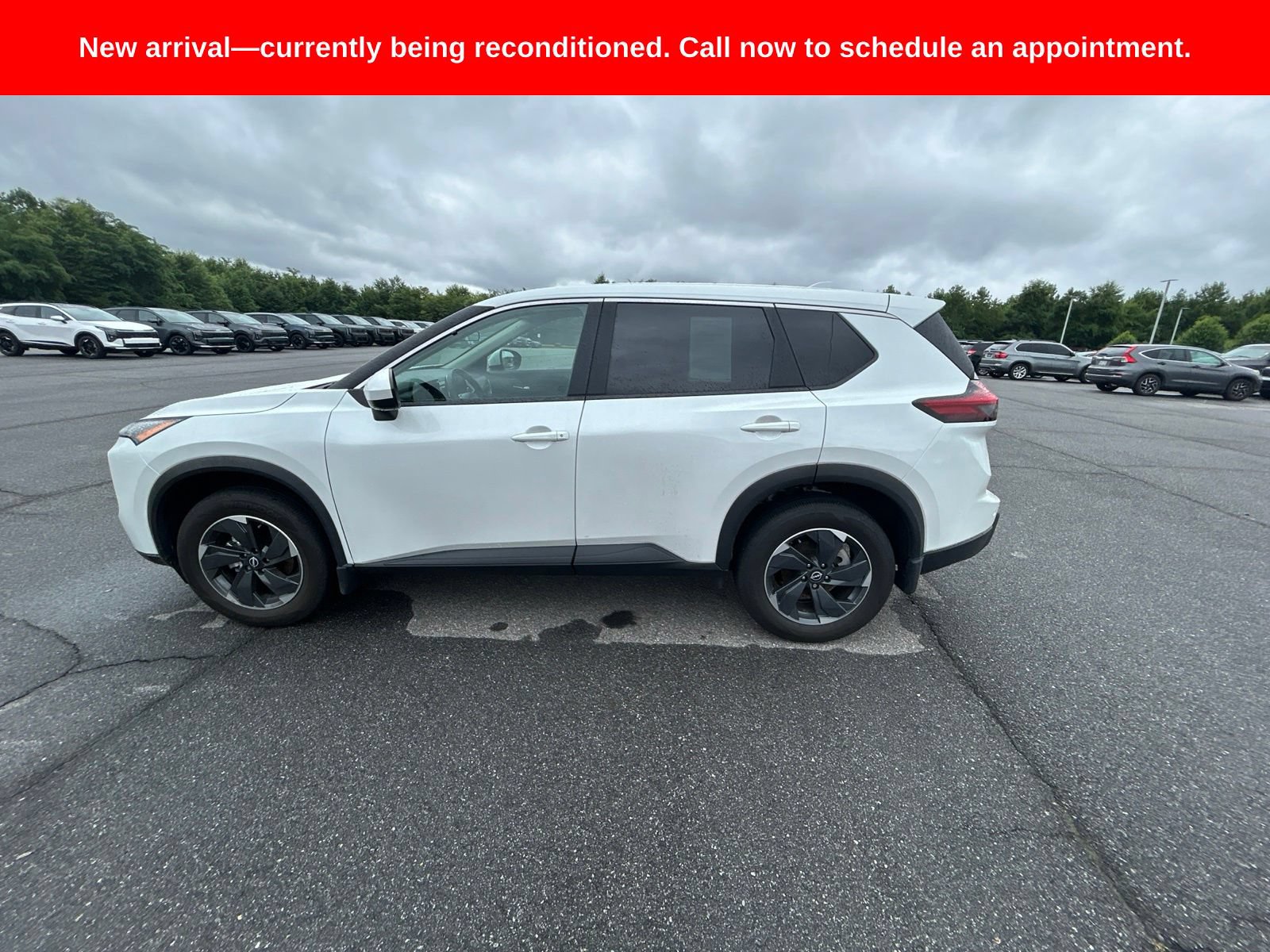 Used 2025 Nissan Rogue SV AWD/4WD image 9
