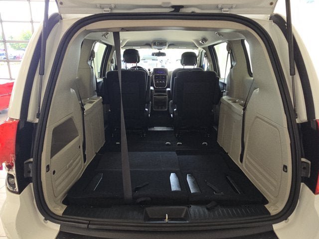 Used 2016 Dodge Grand Caravan American Value Package w/ UConnect Hands-Free Group FWD image 10