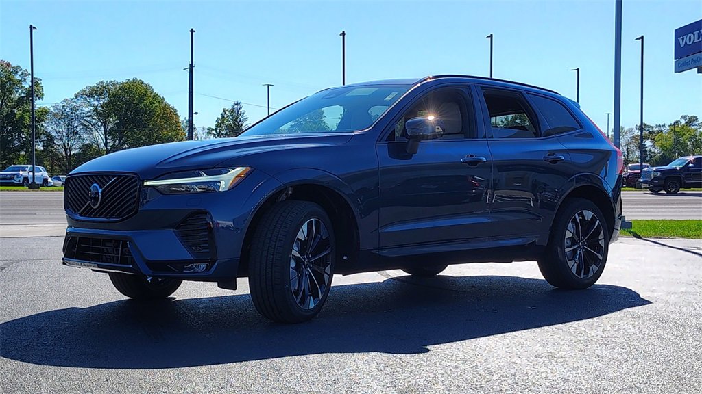 New 2026 Volvo XC60 B5 Plus w/ Climate Package image 6