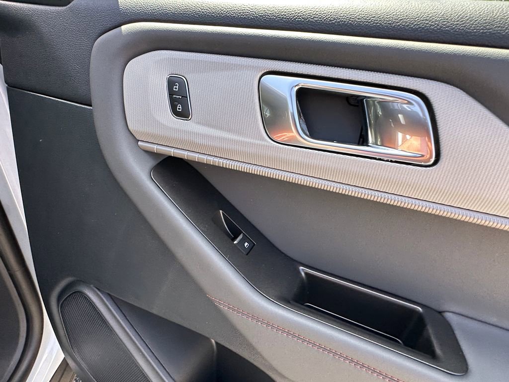 New 2026 Ford Explorer Active RWD image 19