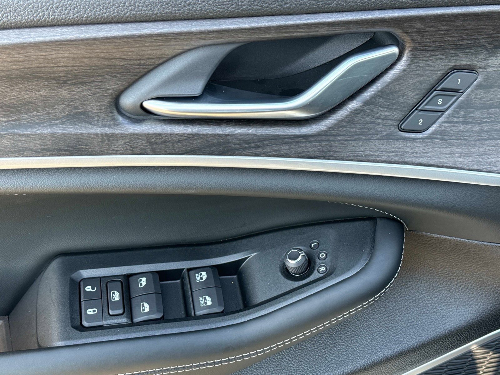 New 2026 Jeep Grand Cherokee Limited AWD/4WD image 21