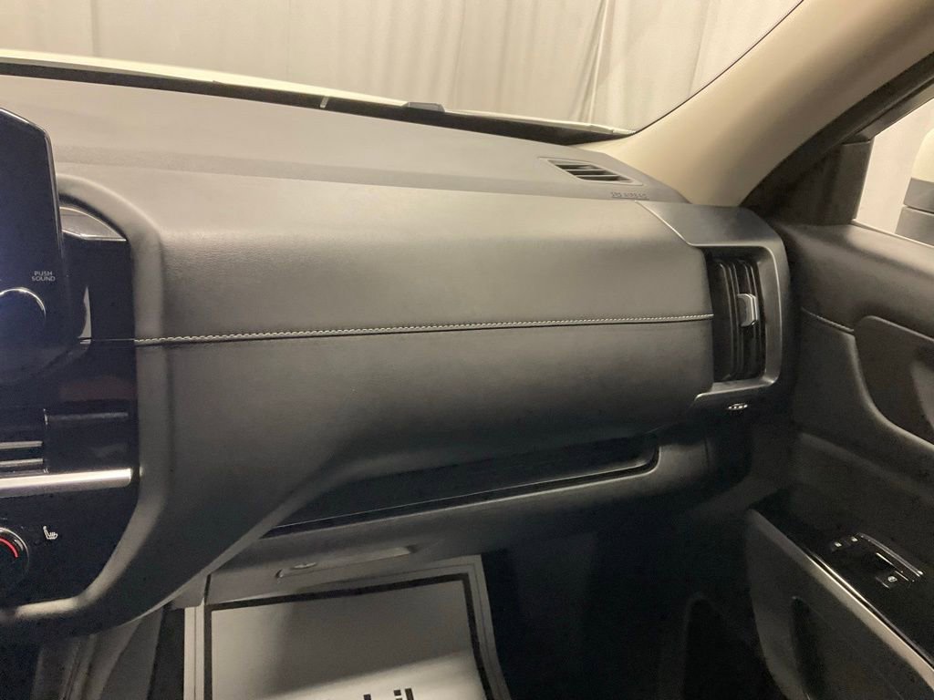 Used 2023 Nissan Pathfinder SL image 27