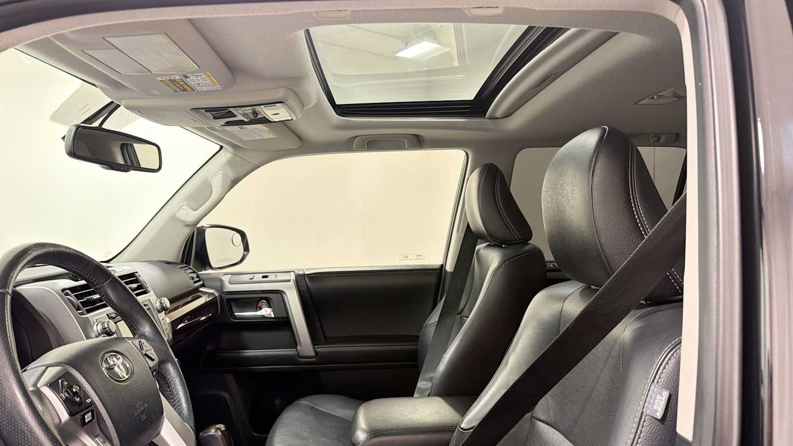 Used 2015 Toyota 4Runner Limited AWD/4WD image 24