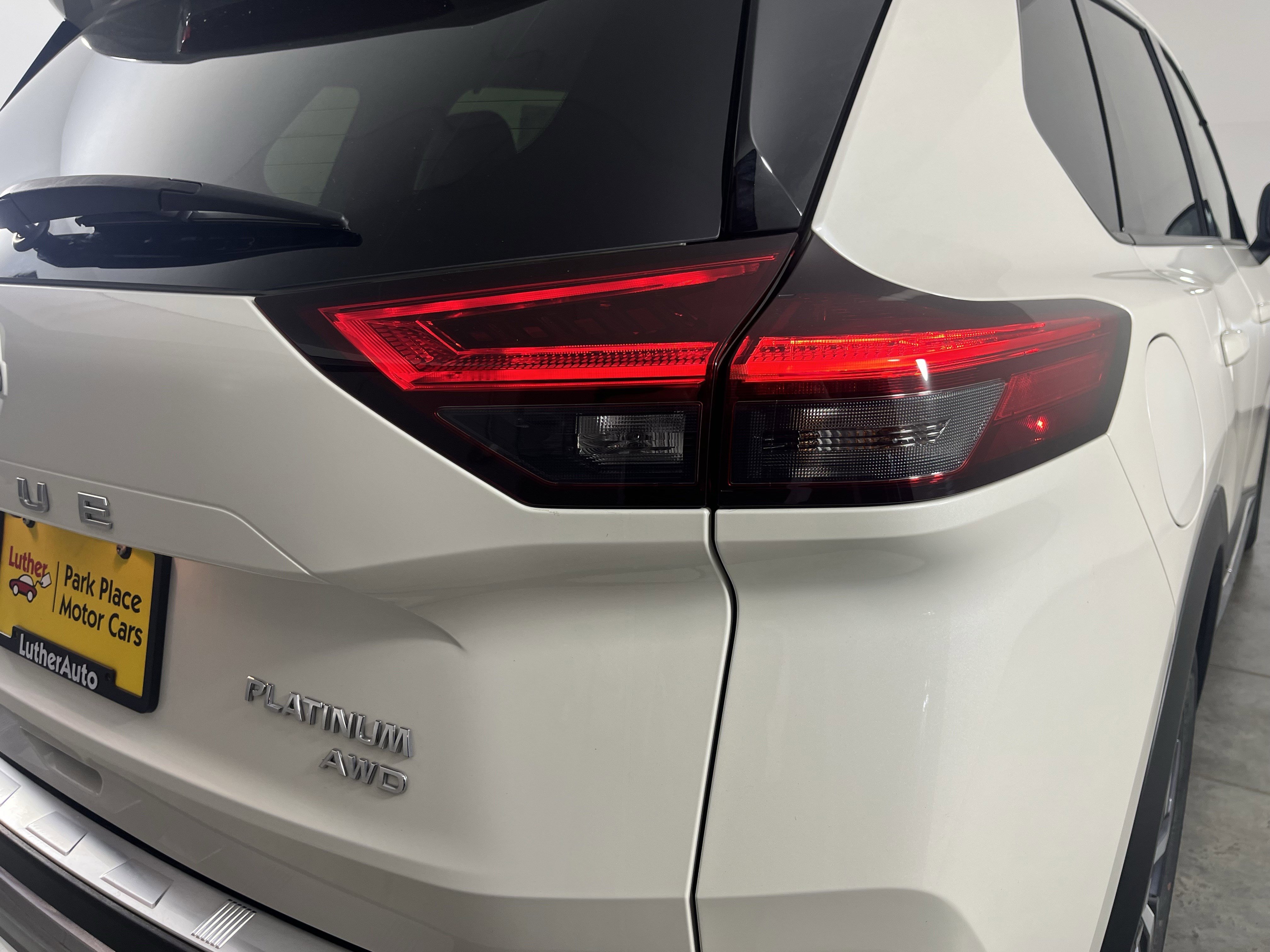 Used 2023 Nissan Rogue Platinum image 27